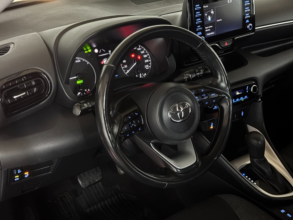 Toyota Yaris 1,5 Hybrid H3 e-CVT 5d