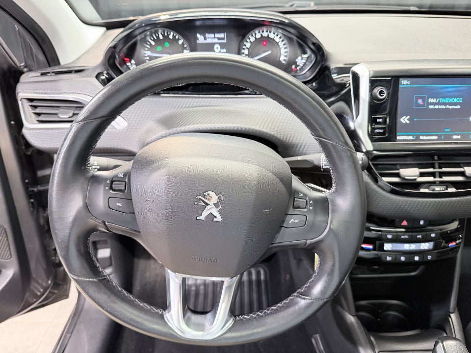 Peugeot 208 1,2 PureTech 82 Allure Sky 5d