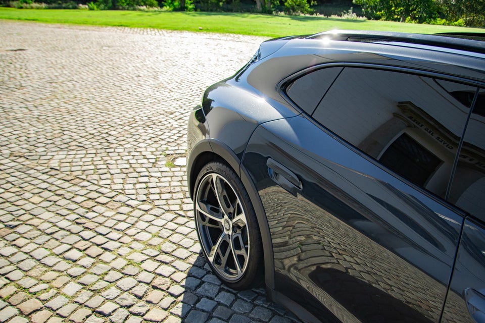 Porsche Taycan 4 Performance+ Cross Turismo 5d