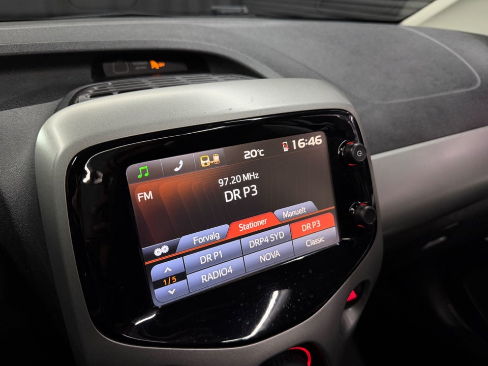 Toyota Aygo 1,0 VVT-i x-wave Sky 5d