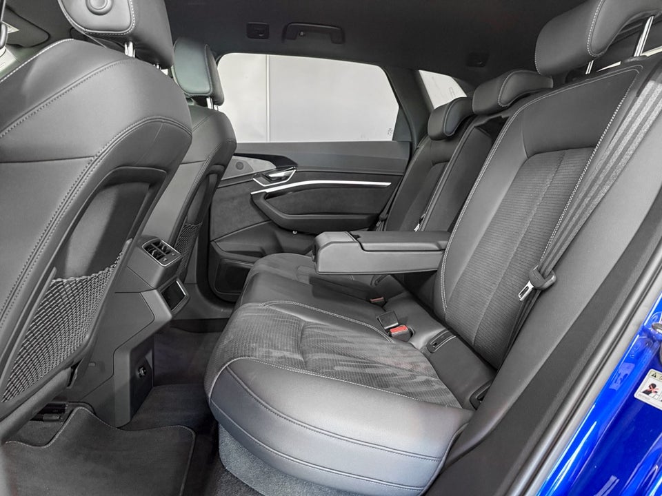 Audi Q8 e-tron 55 S-line quattro 5d