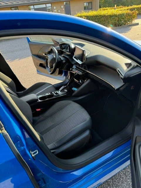 Peugeot e-208 50 GT 5d