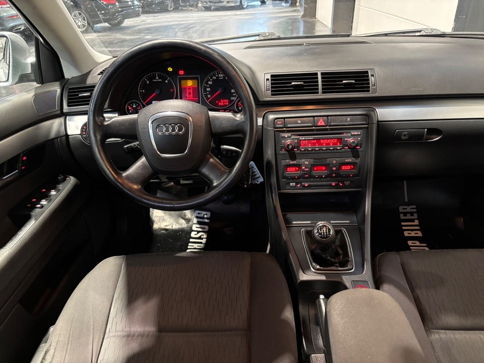Audi A4 2,0 TDi 140 S-line 4d