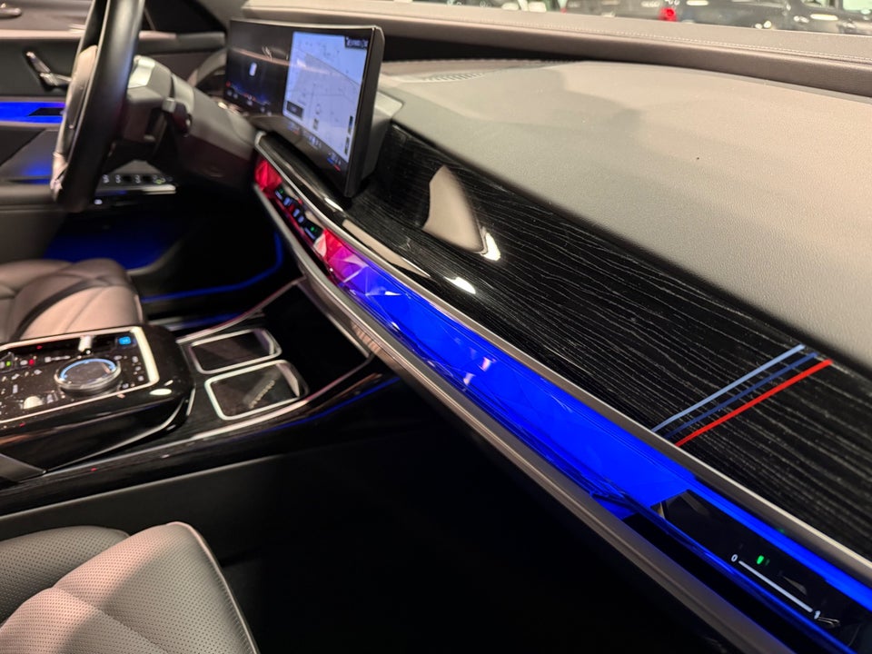 BMW i7 eDrive50 M-Sport 4d