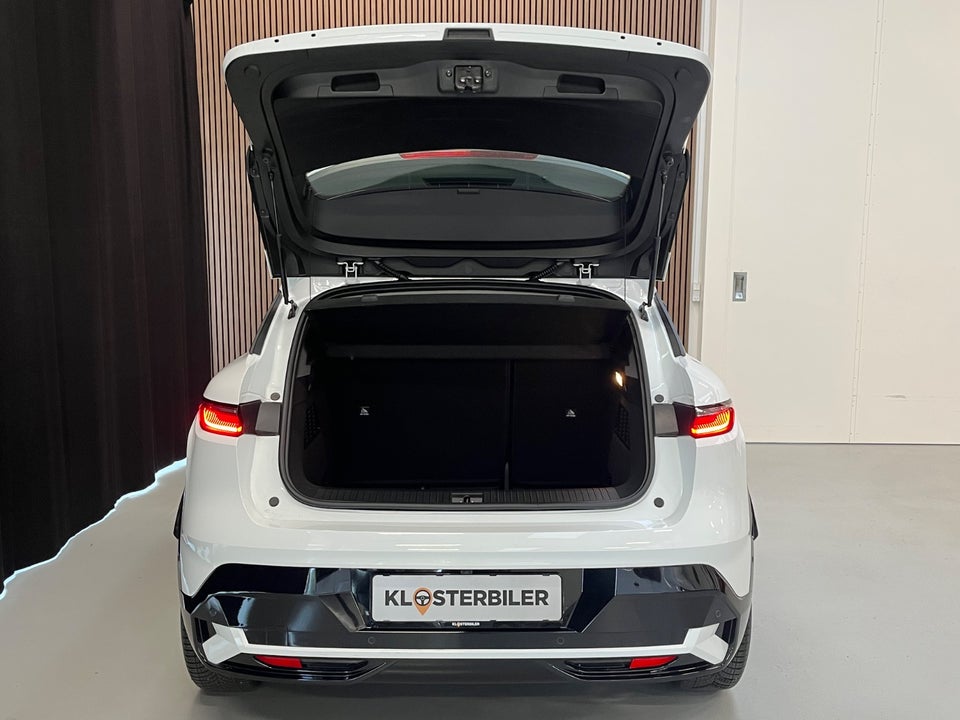 Renault Megane E-Tech 40 Equilibre 5d