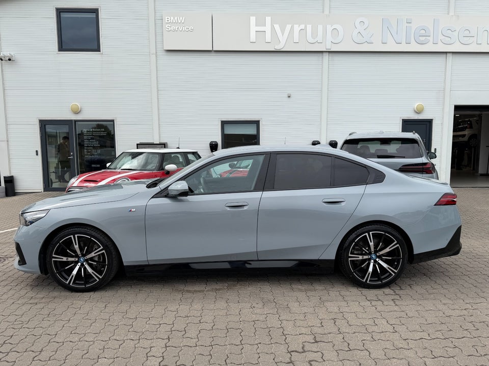 BMW i5 eDrive40 M-Sport 4d