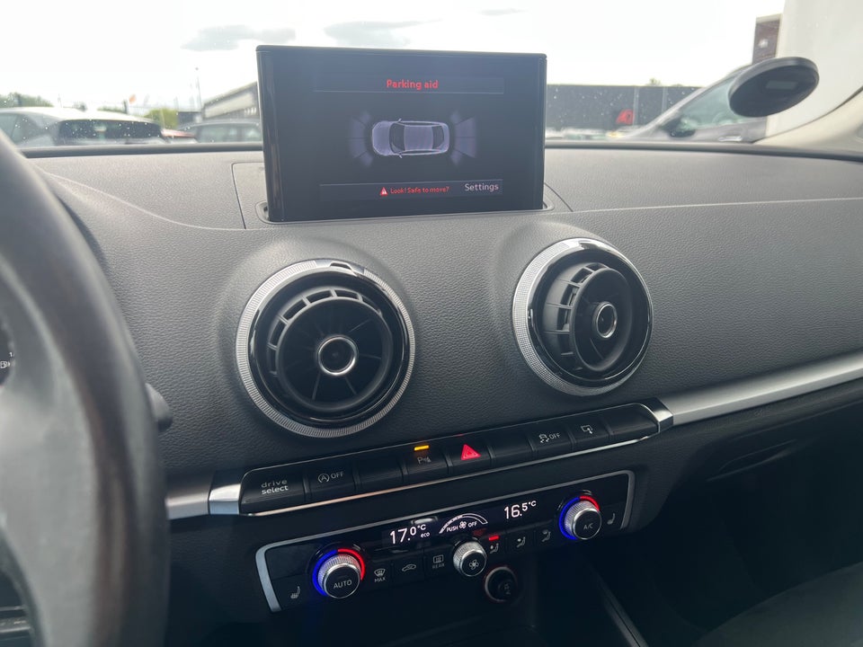 Audi A3 1,8 TFSi 180 Ambiente S-tr. 4d
