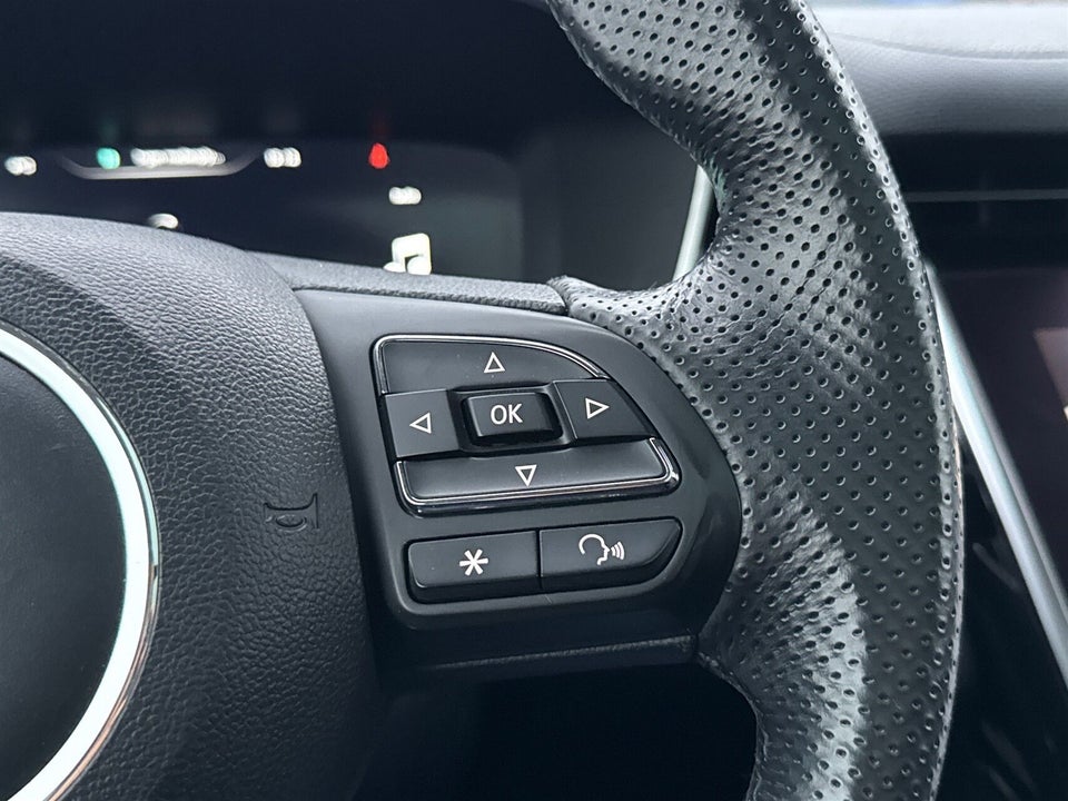 MG Marvel R Luxury 5d