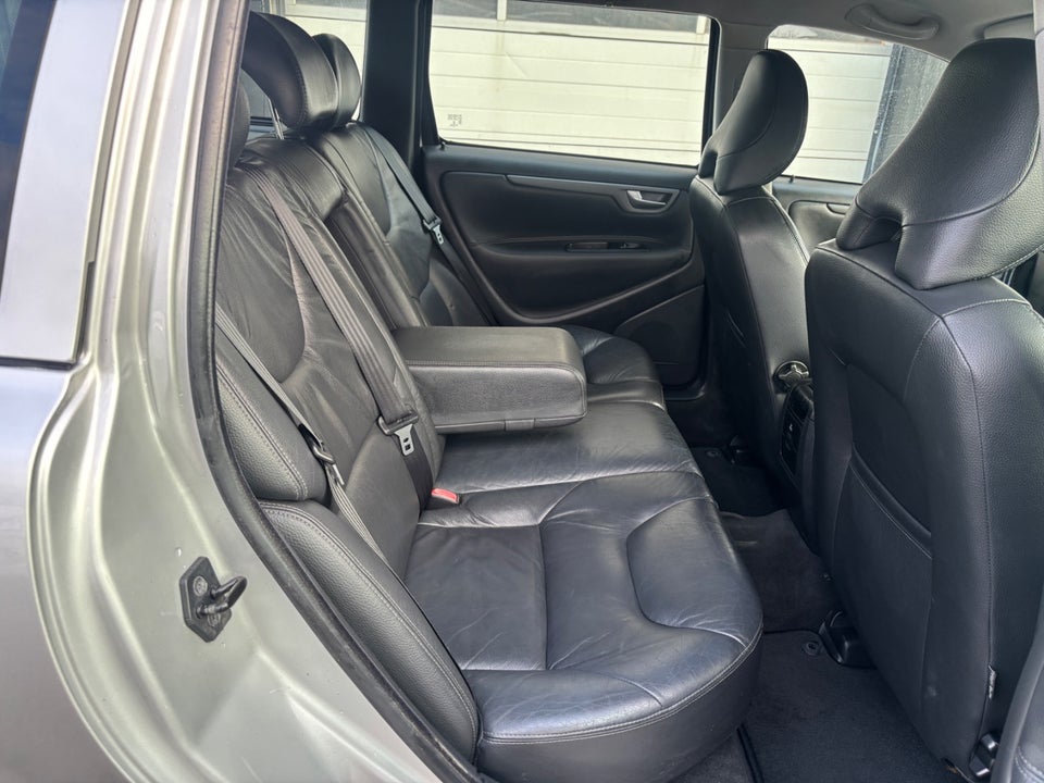 Volvo V70 2,4 140 5d