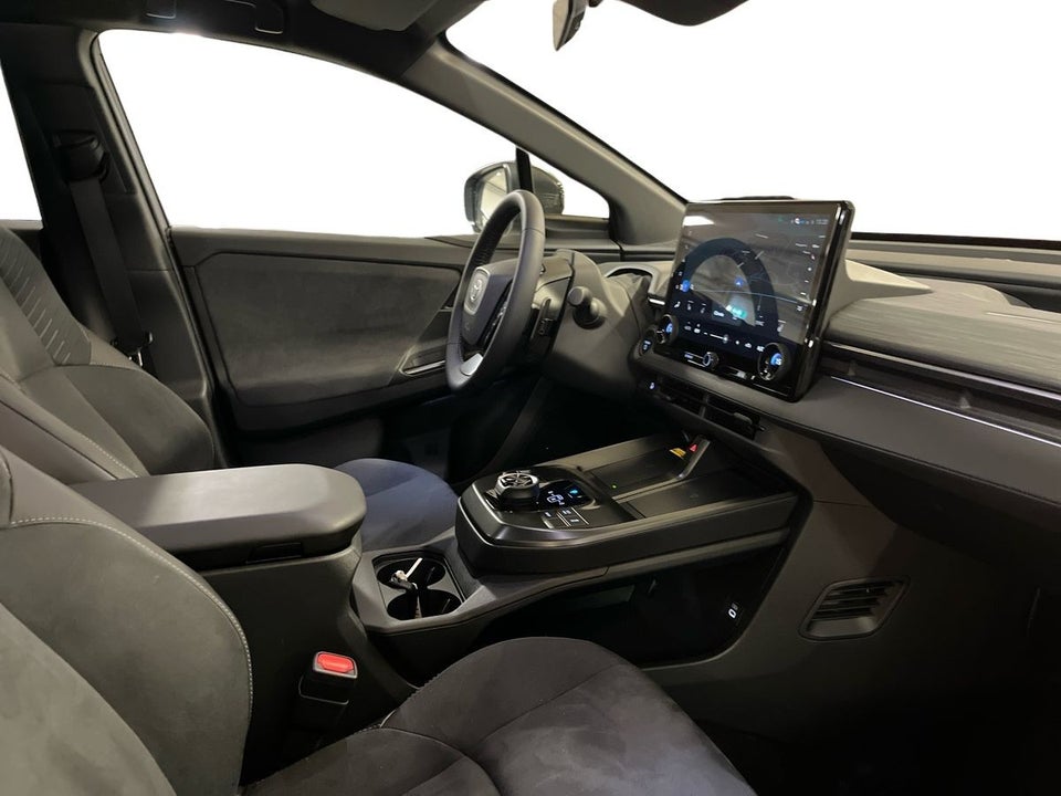 Toyota C-HR+ 77 Executive AWD 5d