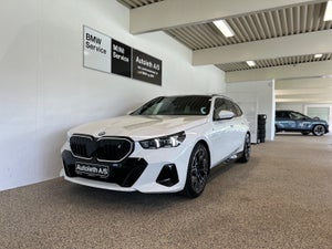 BMW i5, modelår 2024, 23,000 km