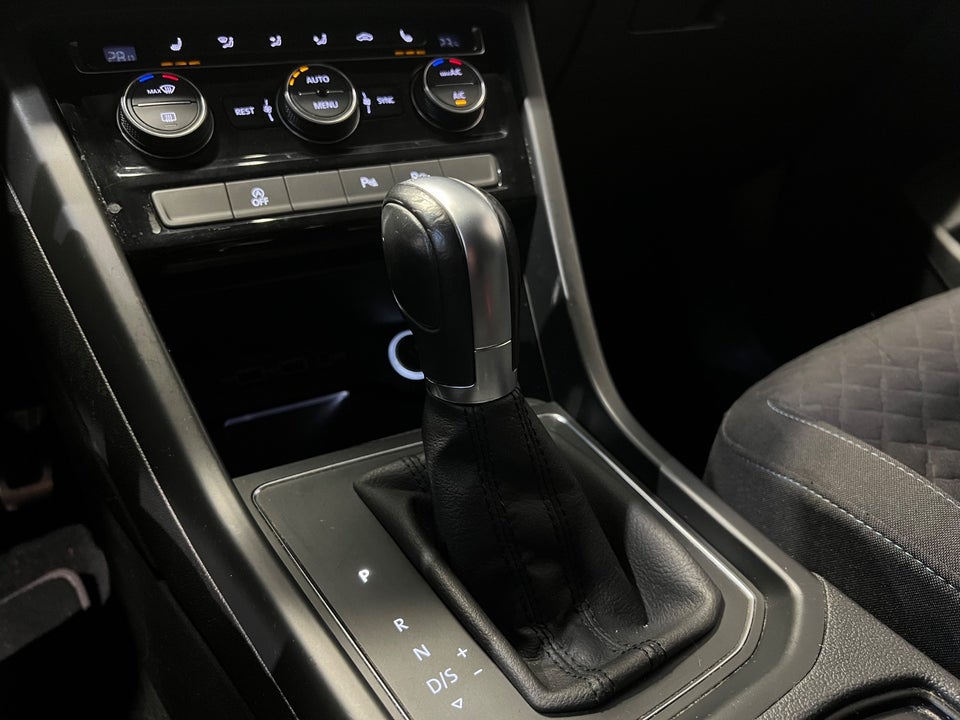 VW Touran 1,6 TDi 115 IQ.Drive DSG 7prs 5d