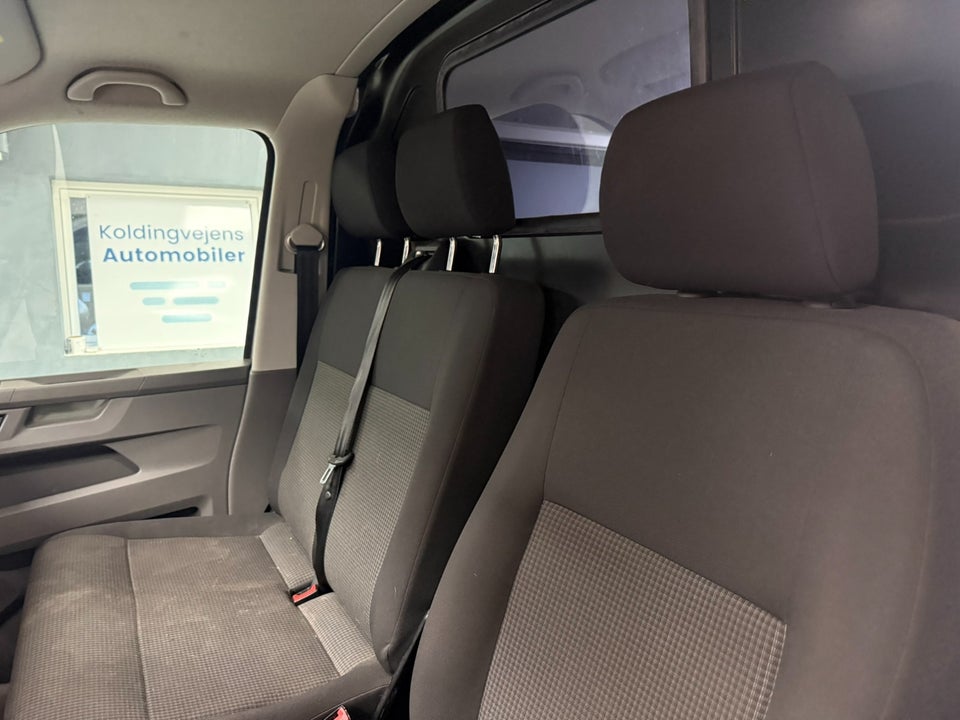 VW Transporter 2,0 TDi 110 Kassevogn lang
