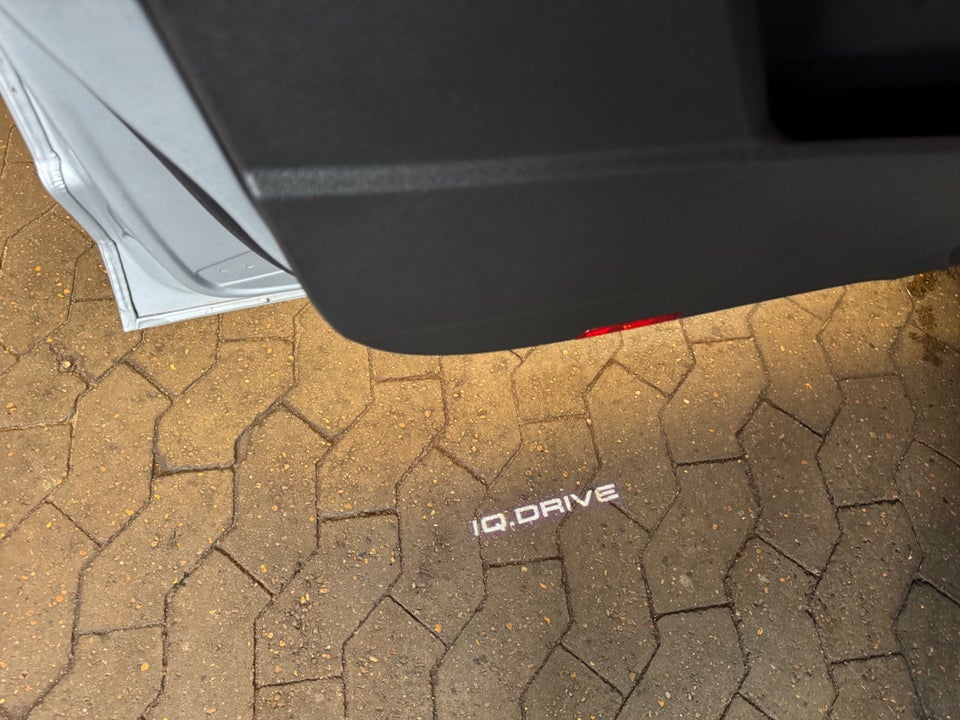 VW Touran 1,6 TDi 115 IQ.Drive DSG 7prs 5d