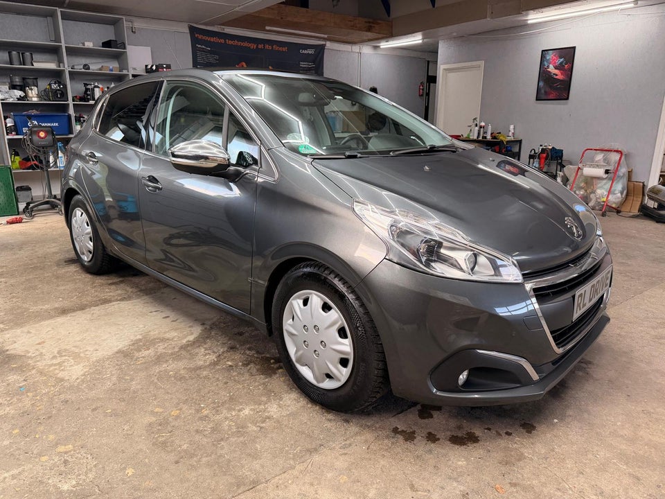 Peugeot 208 1,6 BlueHDi 100 Desire Sky 5d