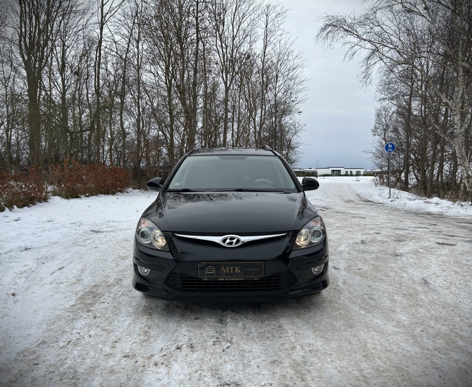 Hyundai i30 1,6 CRDi 128 Comfort CW aut. Van 5d
