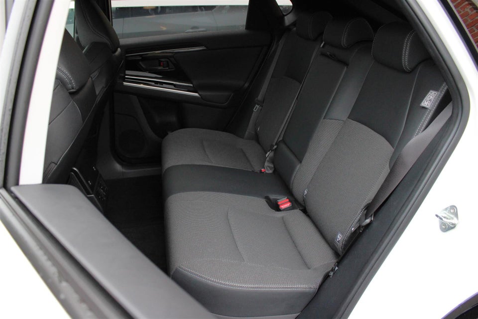 Toyota bZ4X Active 5d