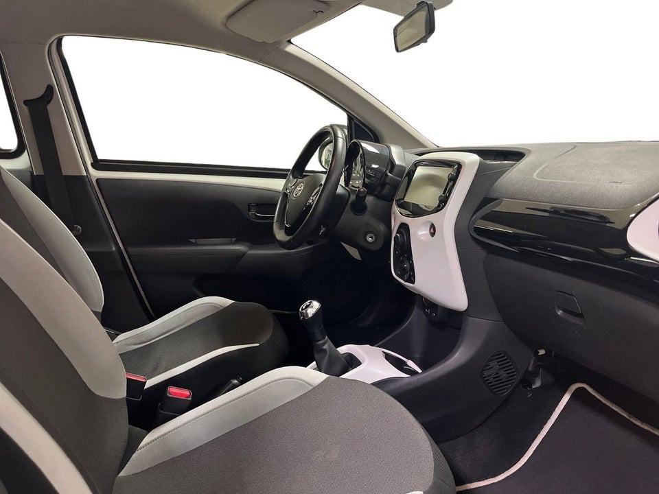 Toyota Aygo 1,0 VVT-i x-pure 5d