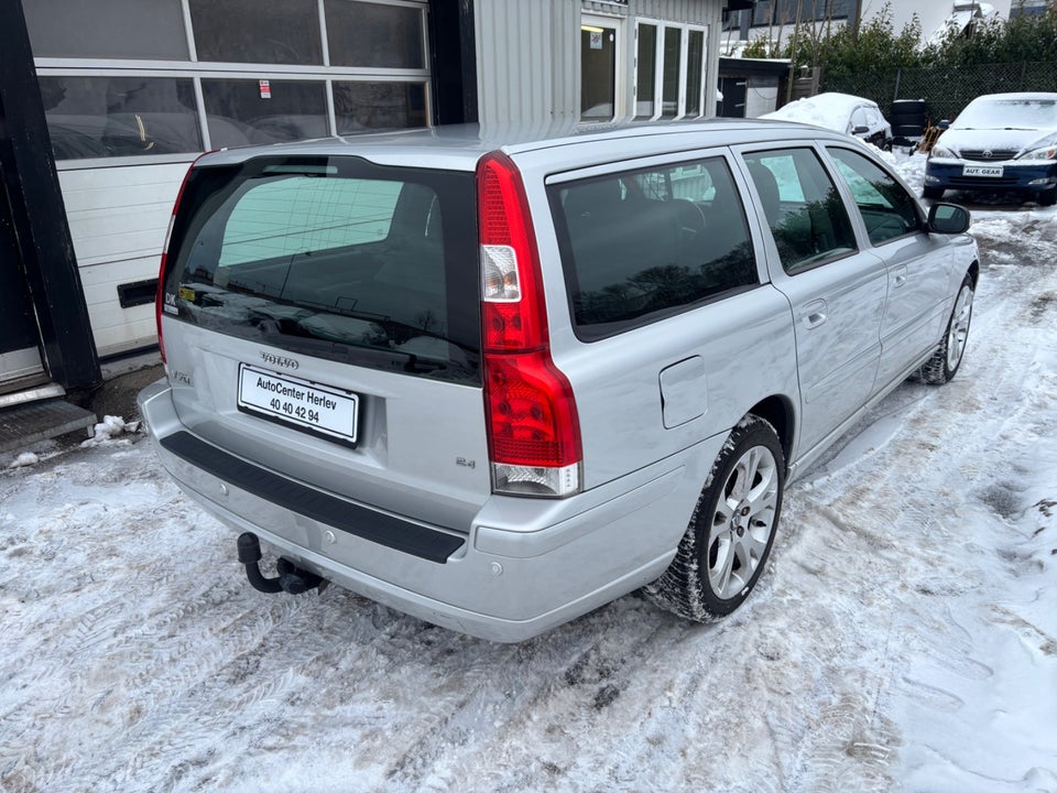 Volvo V70 2,4 140 5d