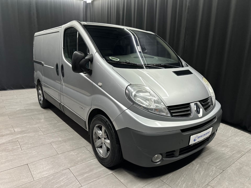 Renault Trafic T27 2,0 dCi 115 L1H1 4d