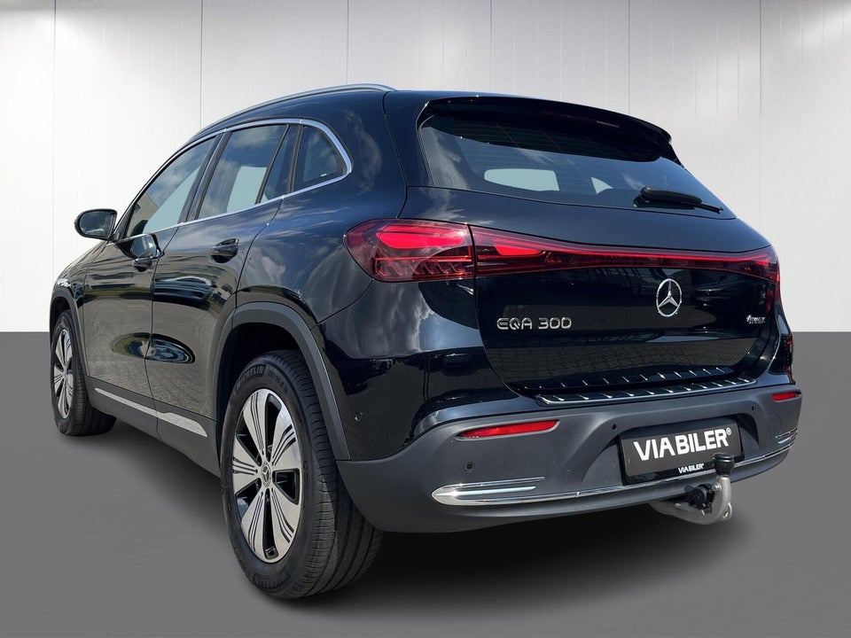 Mercedes EQA300 4Matic 5d