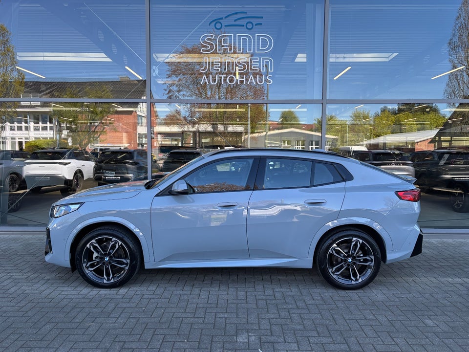 BMW iX2 eDrive20 M-Sport Premium 5d