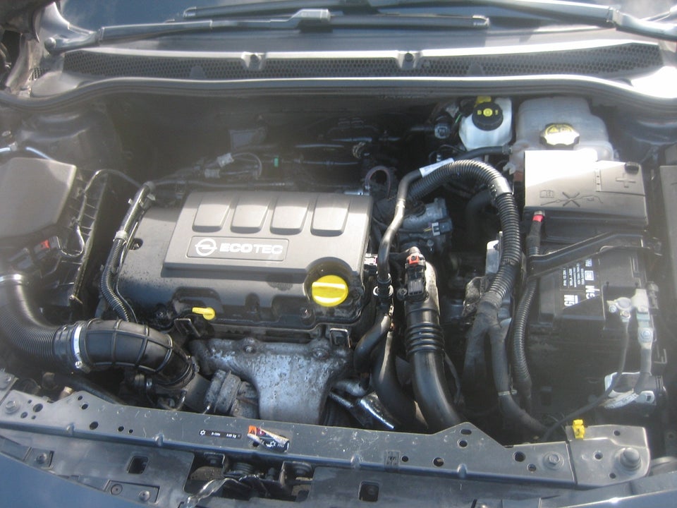 Opel Astra 1,4 T 140 Enjoy 5d