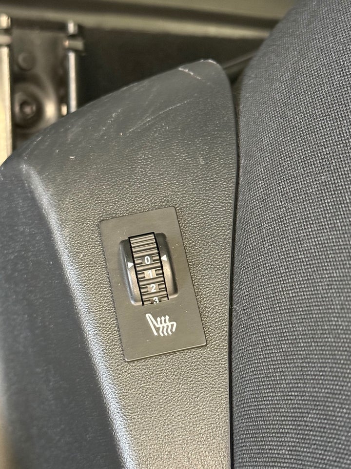 Peugeot 208 1,6 BlueHDi 100 Active 5d