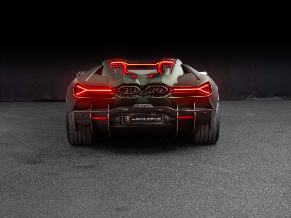 Lamborghini Revuelto 6,5  2d