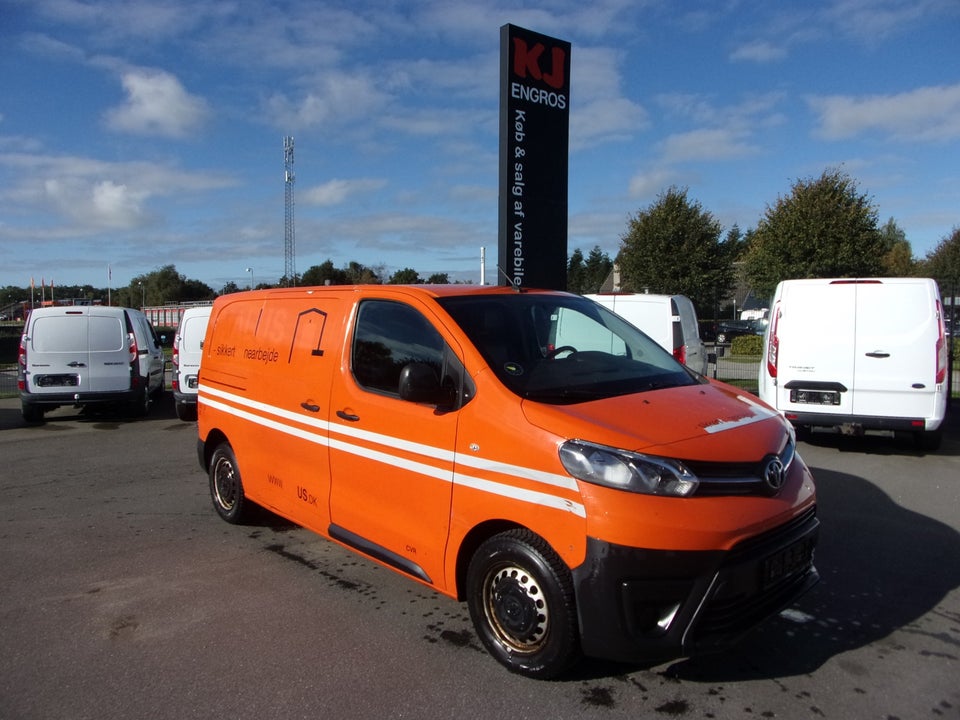 Toyota ProAce 2,0 D 120 Medium Comfort 5d