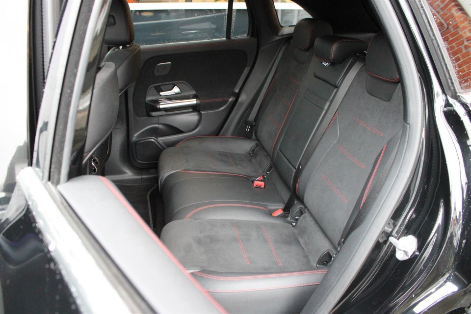 Mercedes EQA300 AMG Line 4Matic 5d