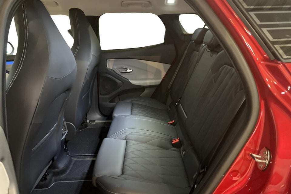 Ford Explorer 82 Premium Extended Range 5d