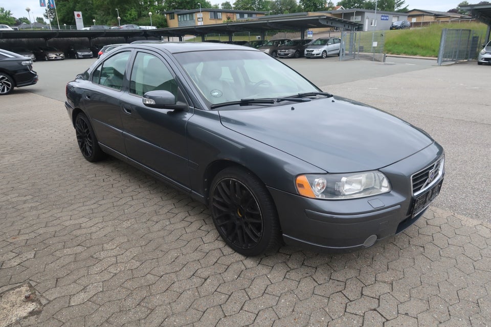 Volvo S60 2,4 140 Kinetic 4d
