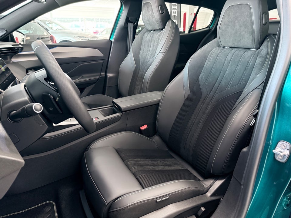 Peugeot e-408 58 GT 5d