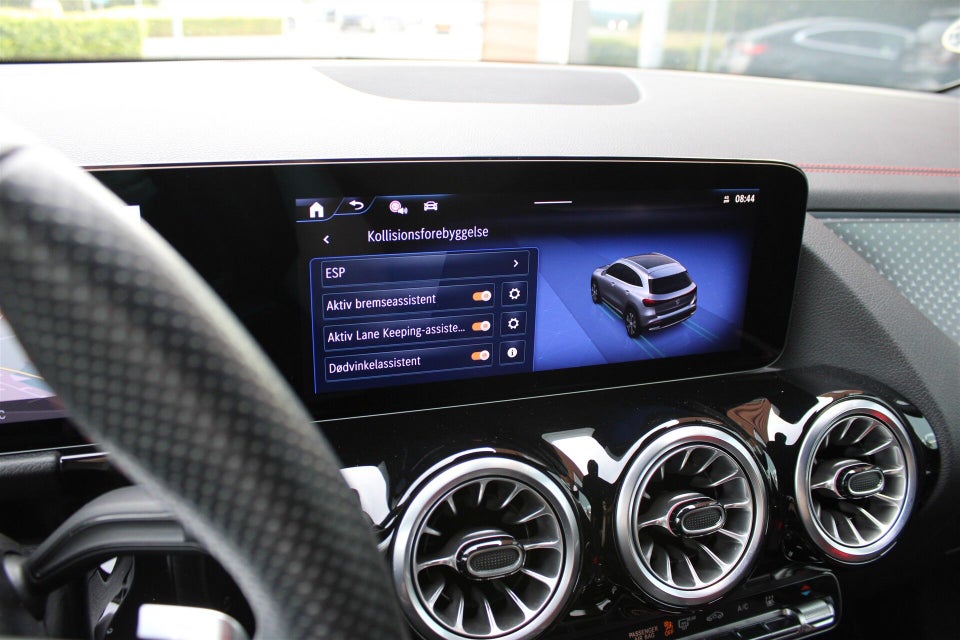 Mercedes EQA350 AMG Advance Plus 4Matic 5d