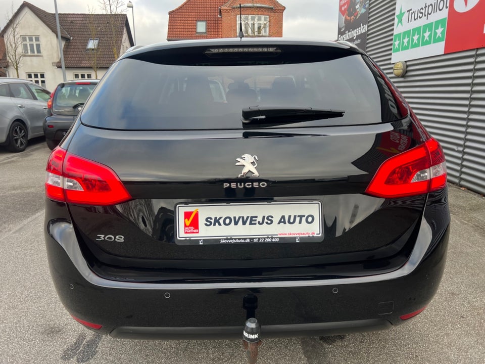 Peugeot 308 1,5 BlueHDi 130 Selection Sky SW 5d