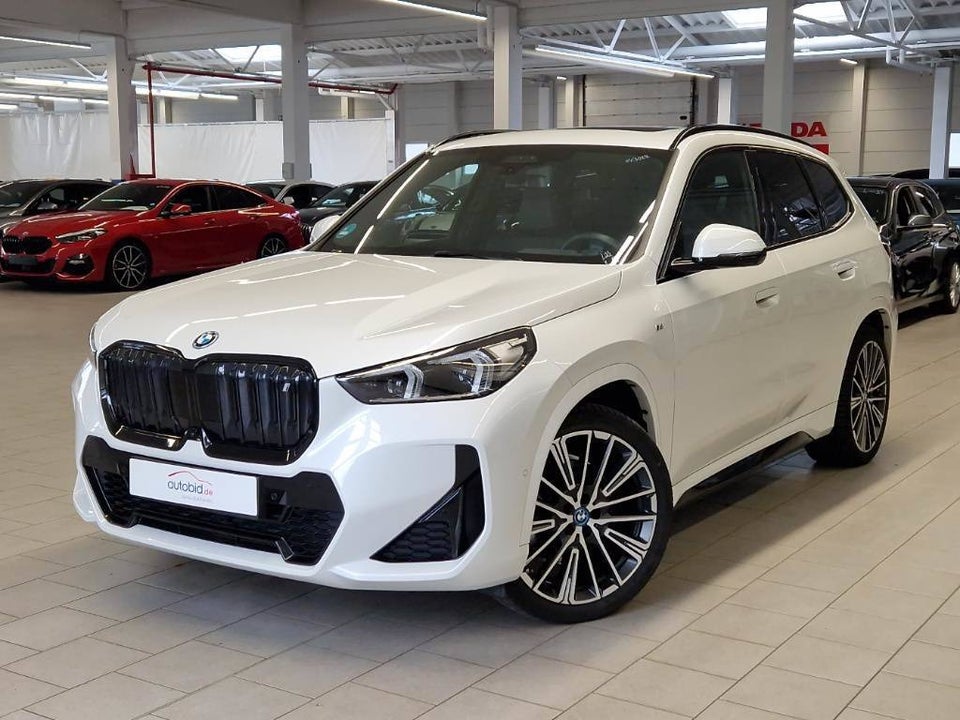 BMW iX1 xDrive30 Fully Charged M-Sport 5d