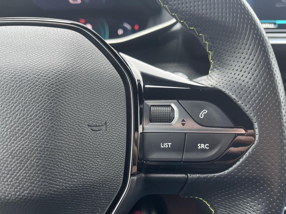 Peugeot e-2008 50 GT Premium 5d