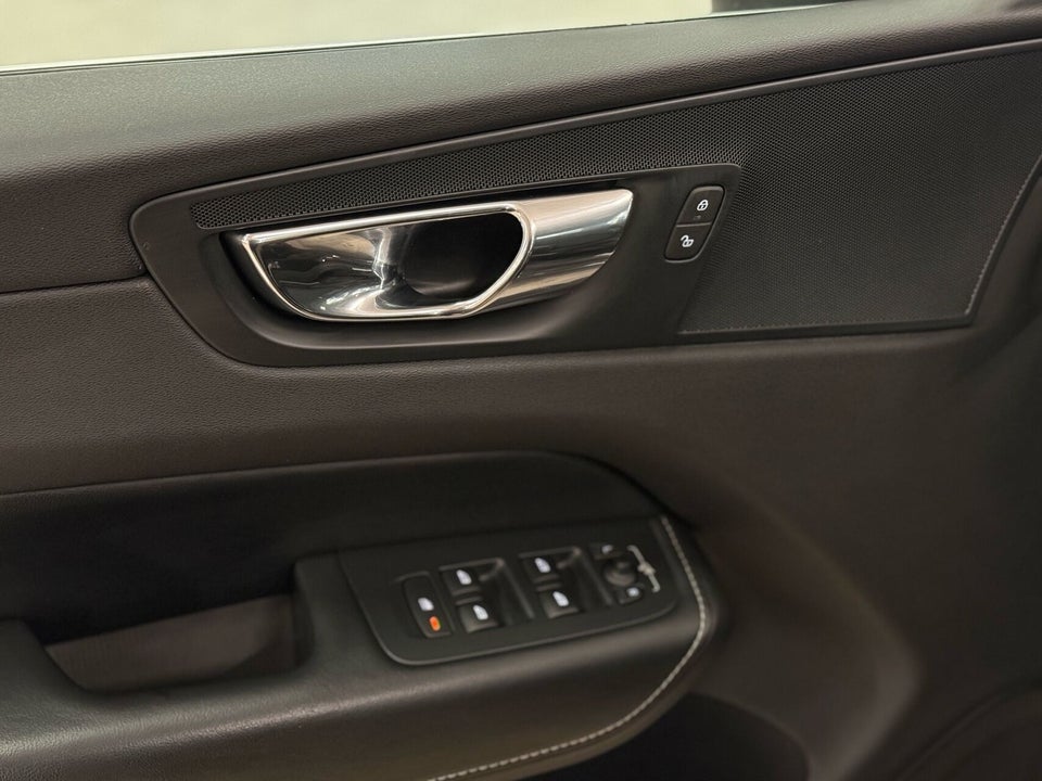 Volvo XC60 2,0 T8 390 R-Design aut. AWD 5d