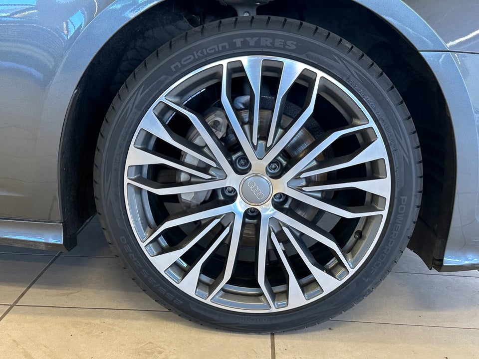 Audi A6 40 TDi S-line S-tr. 4d