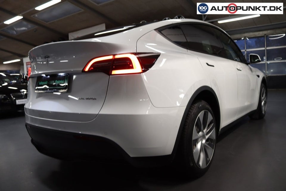 Tesla Model Y Long Range AWD 5d