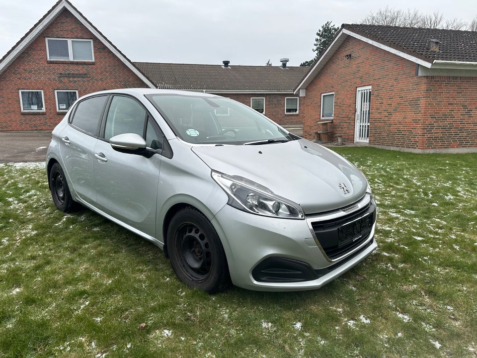 Peugeot 208 1,6 BlueHDi 100 Chili+ 5d
