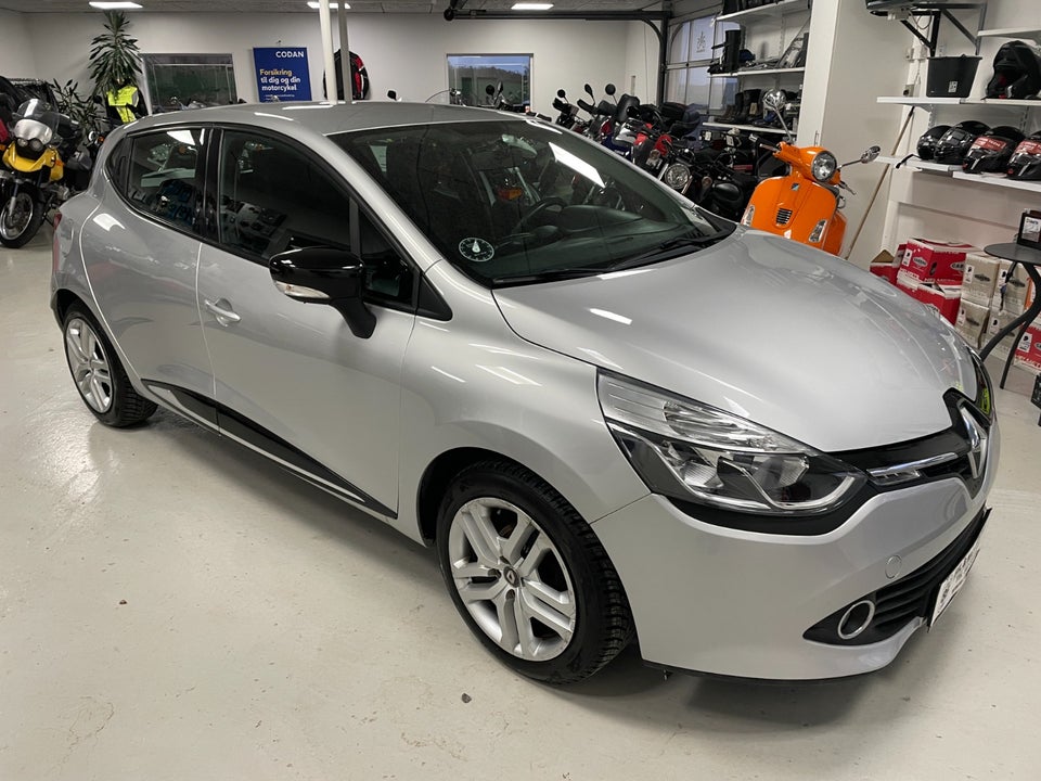 Renault Clio IV 0,9 TCe 90 Expression 5d