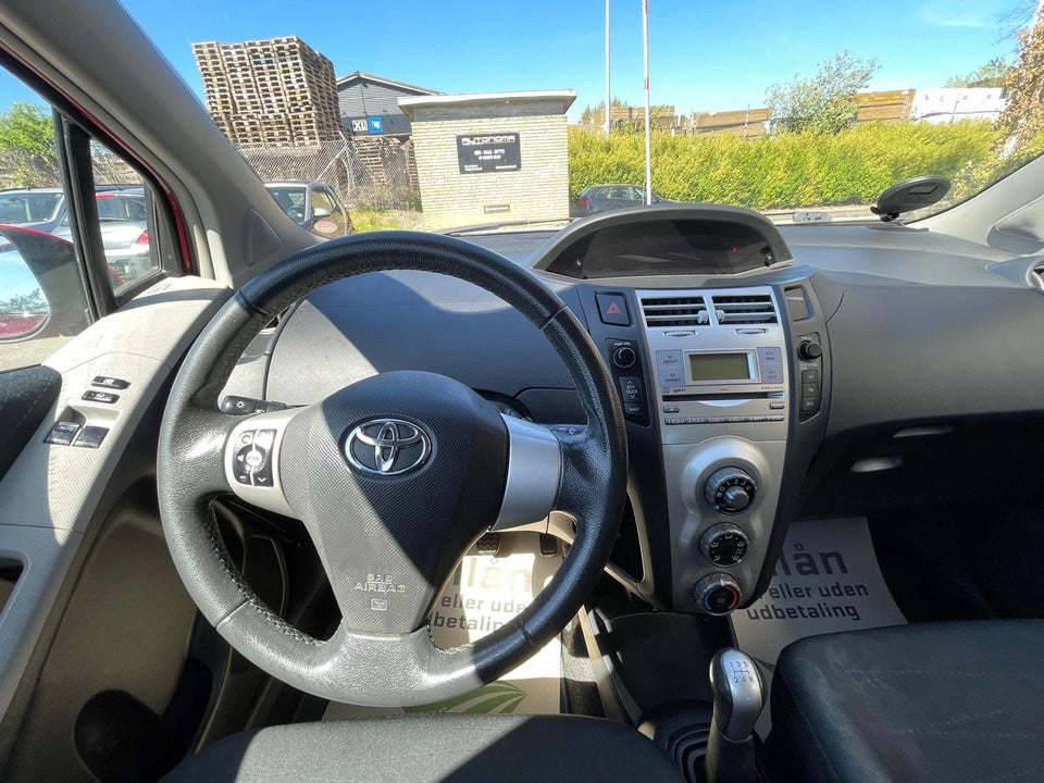 Toyota Yaris 1,3 Luna 5d