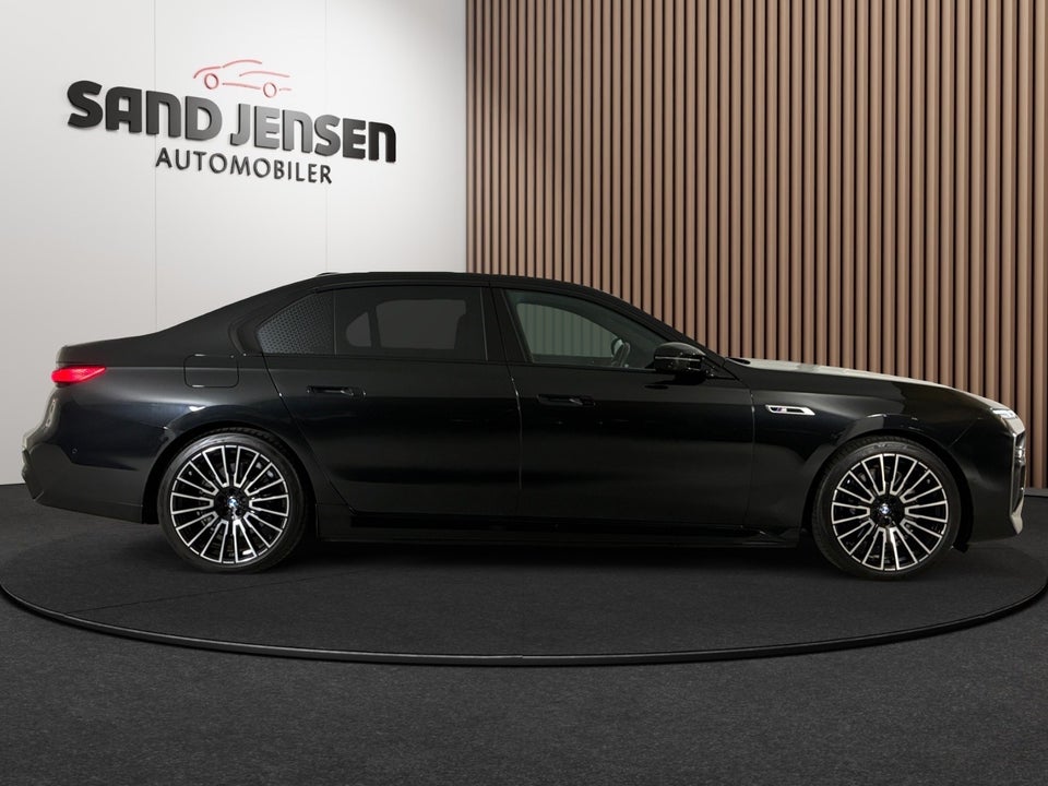 BMW i7 M70 M-Sport Pro Performance xDrive 4d