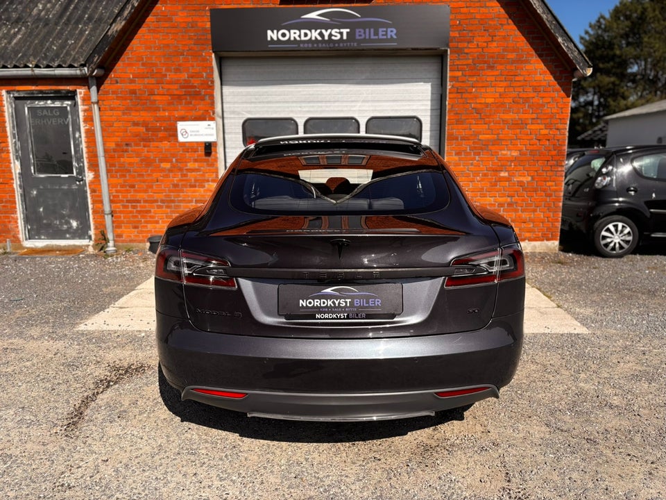 Tesla Model S 90D 5d