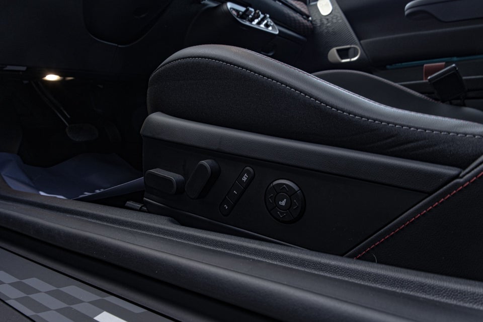 MINI Cooper E JCW Trim XL 3d