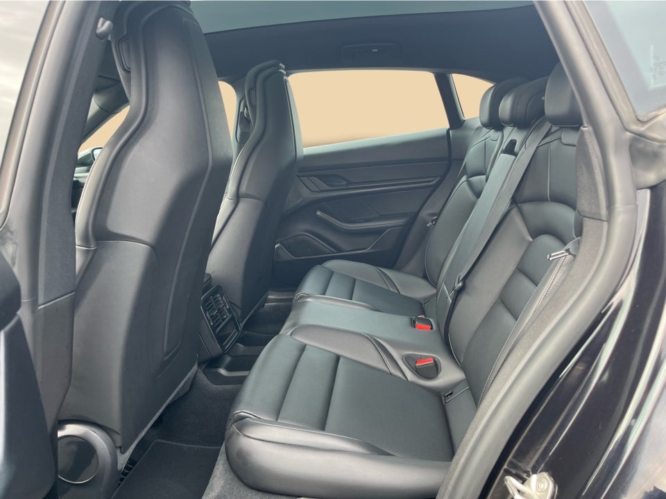Porsche Taycan Sport Turismo 5d