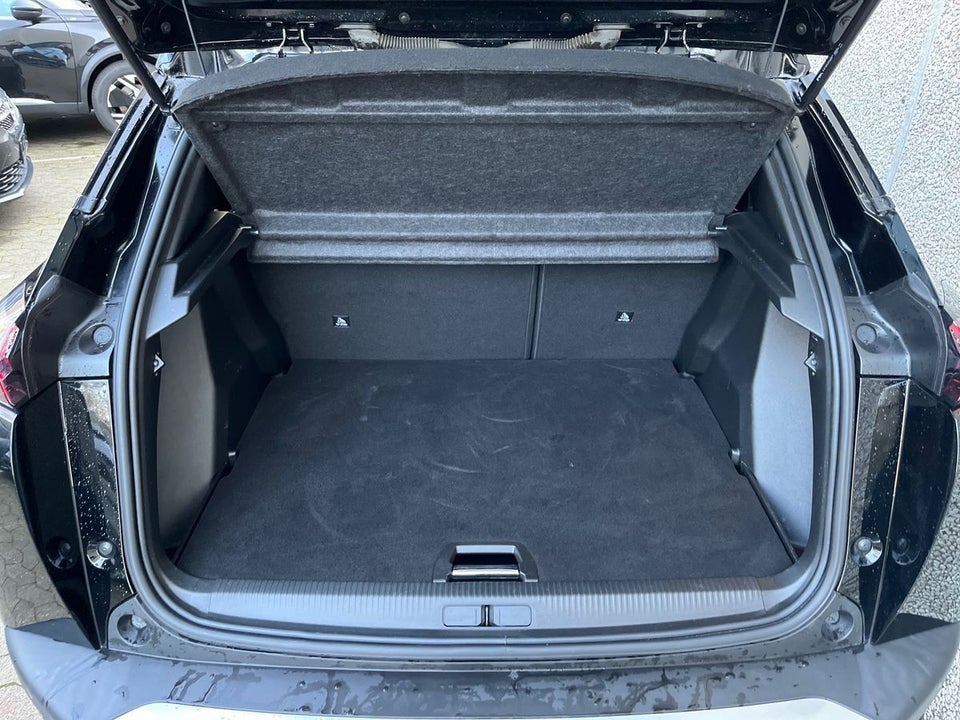 Peugeot e-2008 50 GT 5d