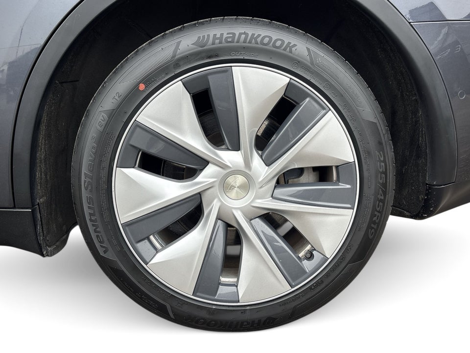 Tesla Model Y Long Range AWD 5d